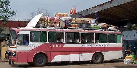 Hue Market, overloaded bus