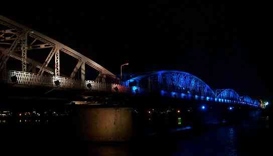 Trang Tien Bridge, Hue